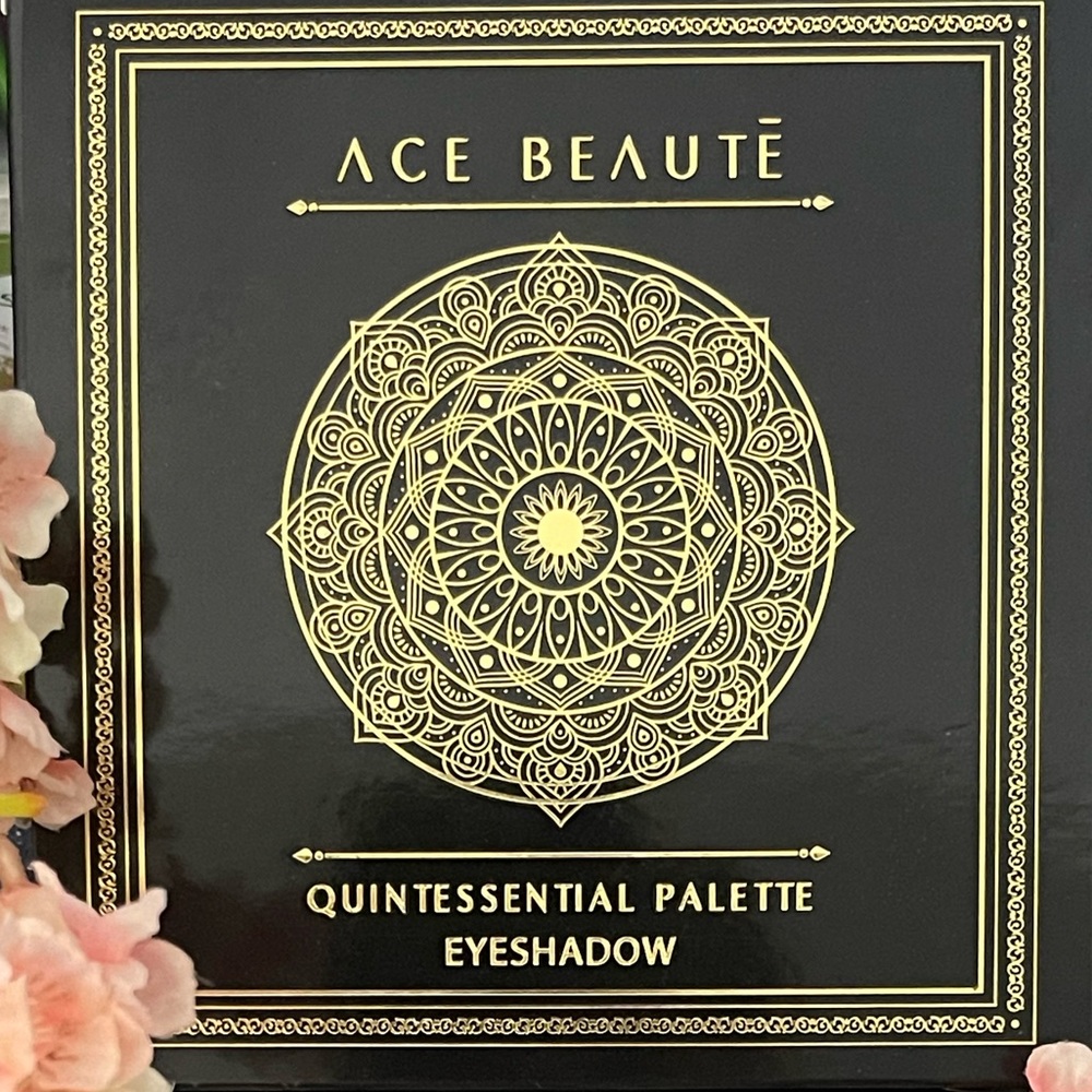 QUINTESSENTIAL PALETTE
EYESHADOW